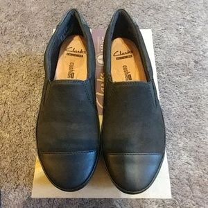 *NWT* clarks slip on casual shoe